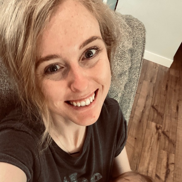 Meet your Posher, Kaitlan - Picture 2 of 2